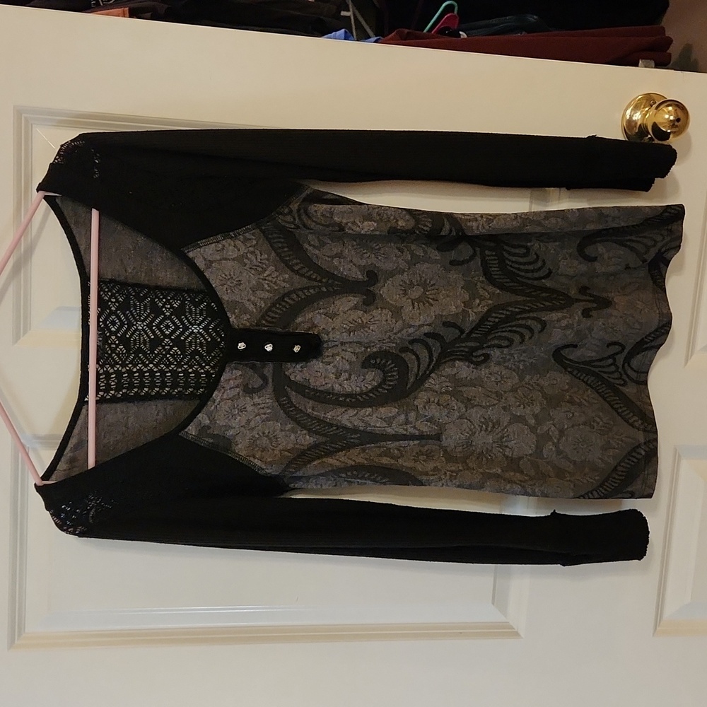 Pretty* Daytrip  top